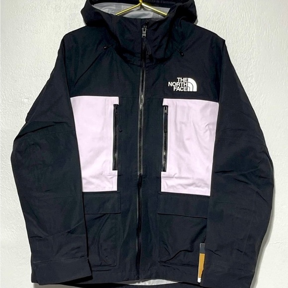 The North Face Women's Ski Jacket - Black and Light Pink - Picture 1 of 6